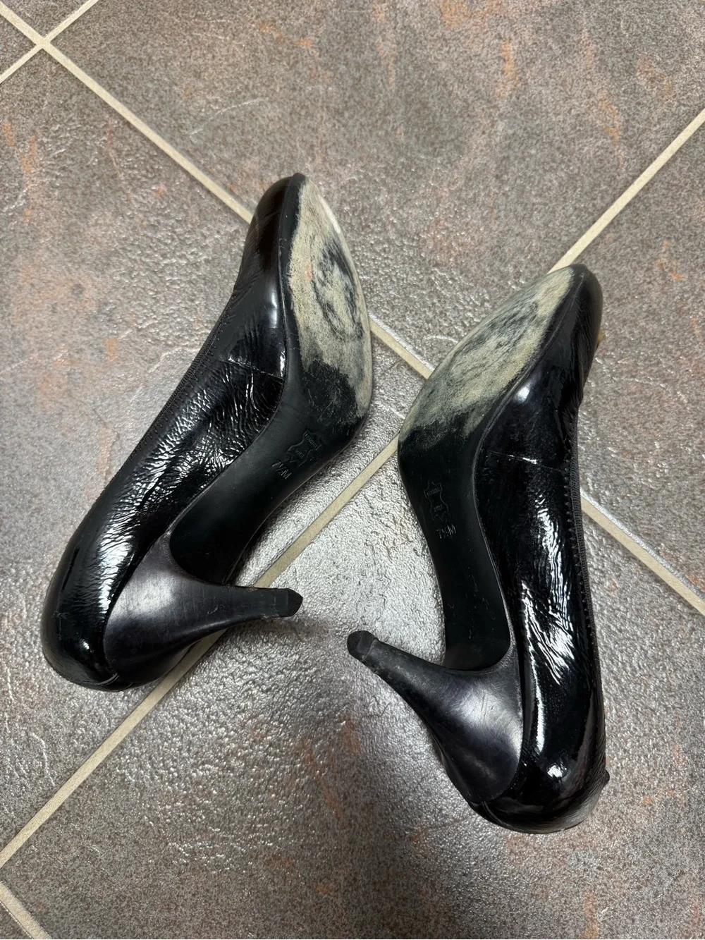 Tory Burch TB Caroline Patent Leather Round Toe Mid Heels Black 7.5
